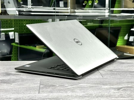 Dell Precision 5520 333